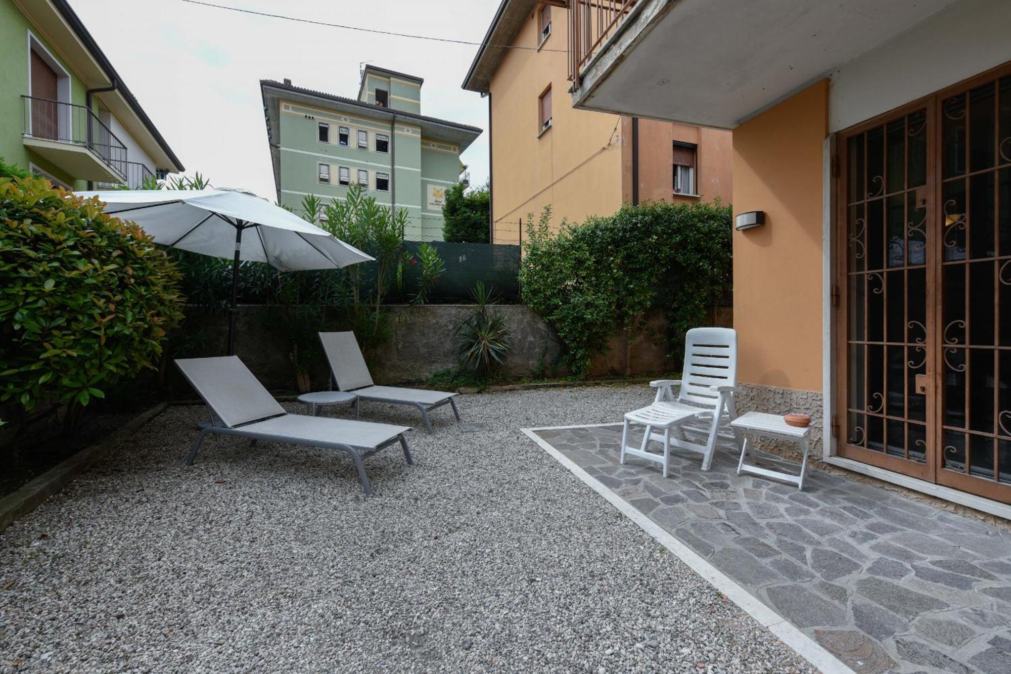 Garden Apartment Bardolino Buitenkant foto